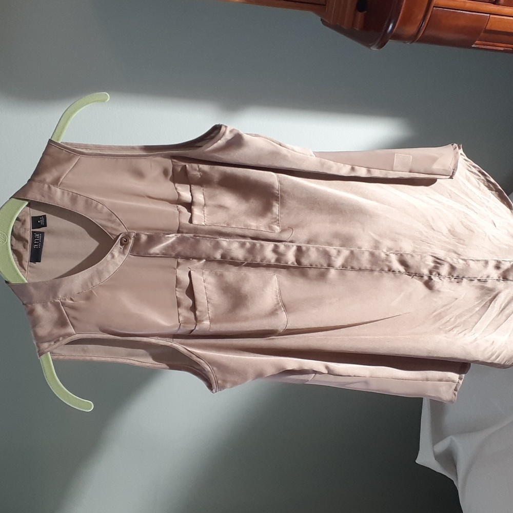 A. N. A, a new approach, sleeveless bronze color chiffon top size medium